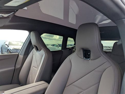 New 2026 BMW iX xDrive60 image 10