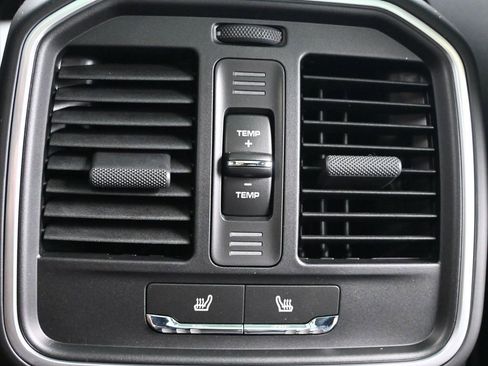 New 2026 Porsche Macan S image 27