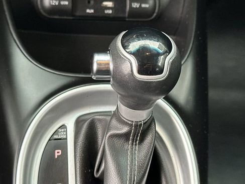 Used 2018 Kia Soul + image 26