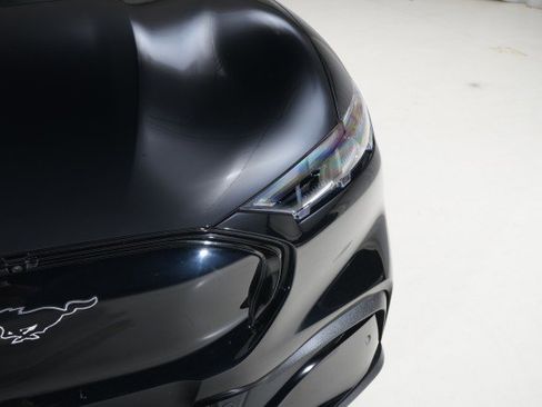 Used 2025 Ford Mustang Mach-E Premium image 6