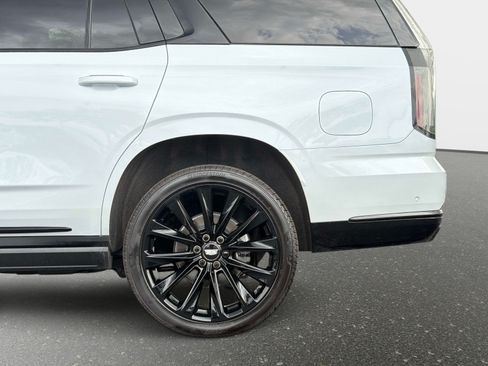 Used 2026 Cadillac Escalade Platinum Sport w/ LPO, ONYX Package AWD/4WD image 14