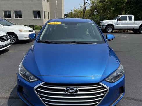 Used 2017 Hyundai Elantra SE w/ Cargo Package FWD image 3