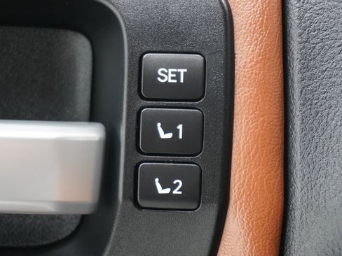 Used 2013 Toyota Sequoia Platinum image 19