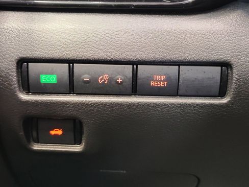 Used 2024 Nissan Sentra SV image 25