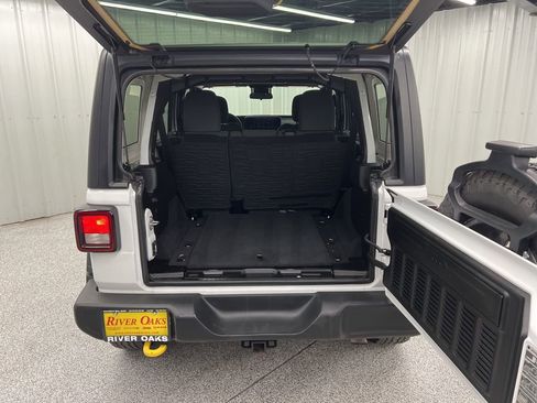 Used 2024 Jeep Wrangler Sport S image 10