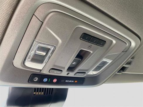 Used 2025 Chevrolet Silverado 2500 LT w/ Convenience Package image 31