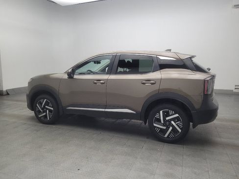 Used 2025 Nissan Kicks SV FWD image 3
