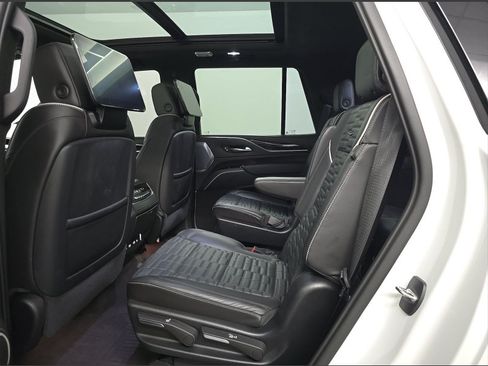 Used 2023 Cadillac Escalade V w/ Heavy-Duty Trailer Package AWD/4WD image 11