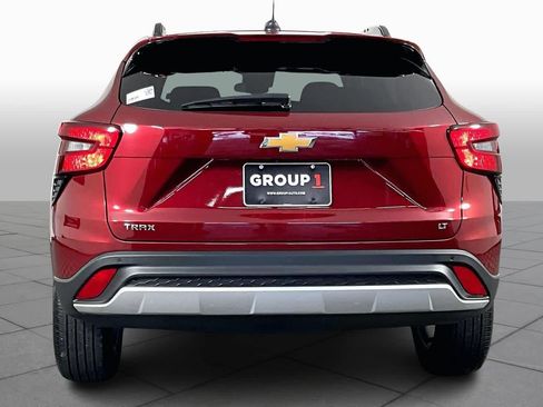Certified 2024 Chevrolet Trax LT w/ Driver Confidence Package image 6
