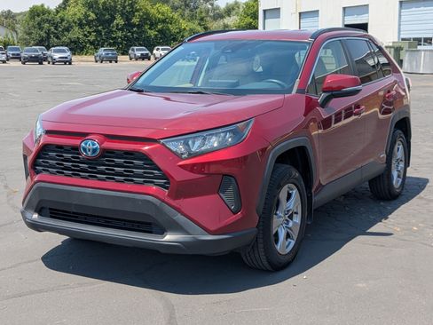 Used 2022 Toyota RAV4 LE AWD/4WD image 10