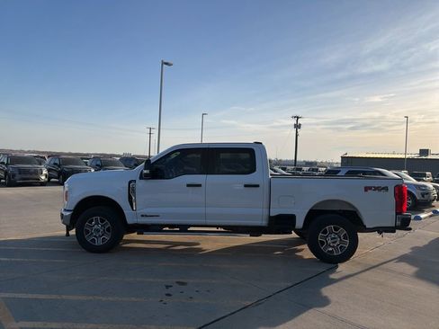 Used 2024 Ford F250 XLT w/ FX4 Off-Road Package AWD/4WD image 4