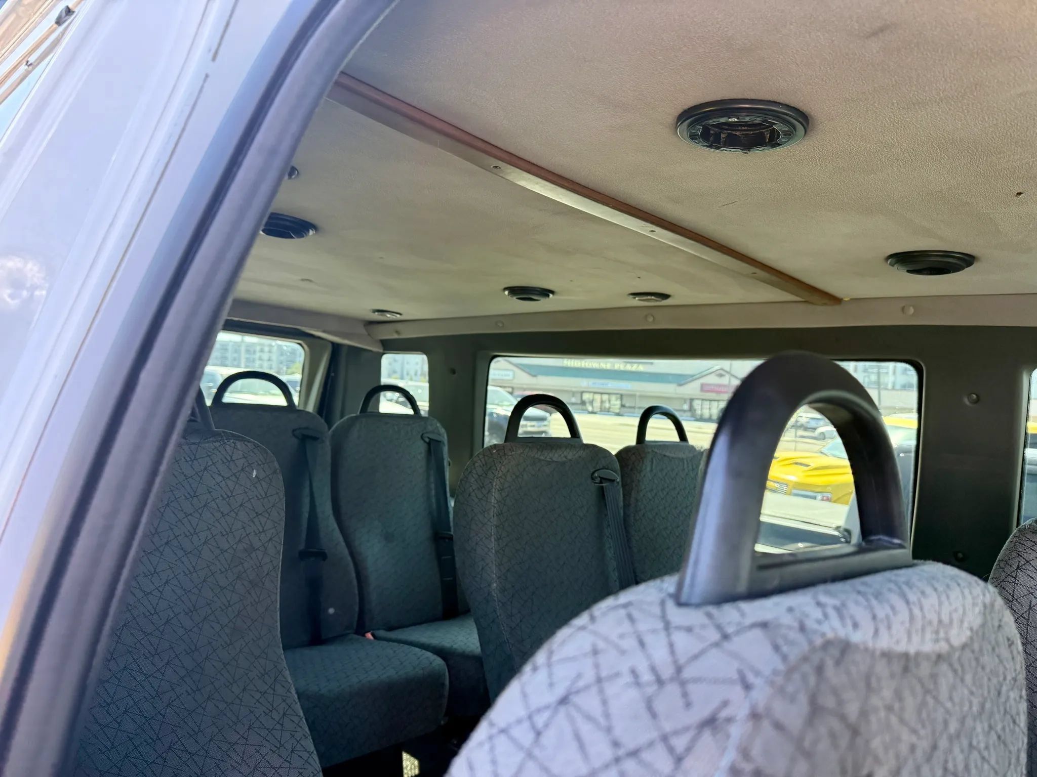 Used 2008 Ford E-350 and Econoline 350 Extended Super Duty RWD image 19