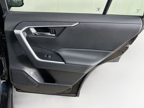 Used 2025 Toyota RAV4 XLE image 29