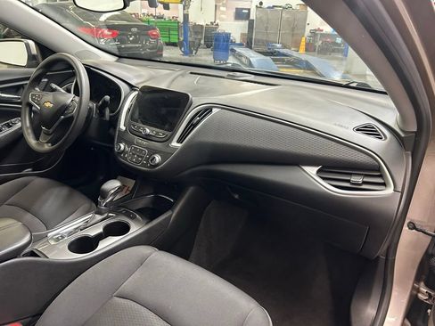 Used 2024 Chevrolet Malibu LT FWD image 12