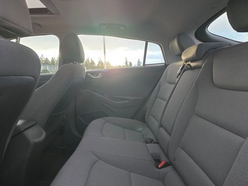 Used 2020 Hyundai Ioniq SEL image 18