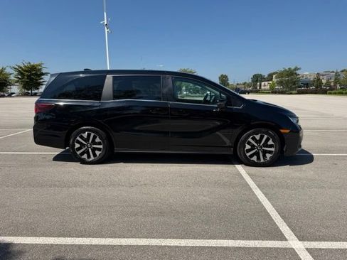 Used 2025 Honda Odyssey EX-L image 10