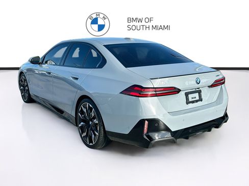 Certified 2025 BMW i5 eDrive40 w/ M Sport Package AWD/4WD image 5