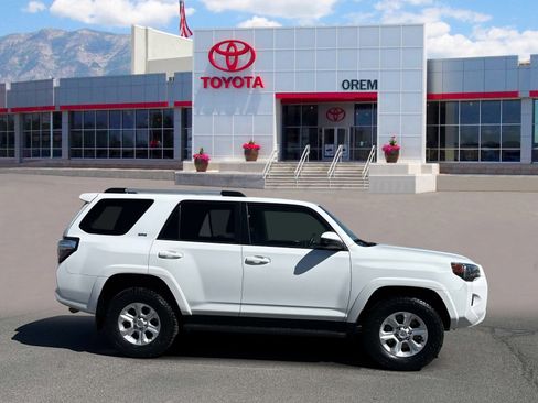 Used 2024 Toyota 4Runner SR5 AWD/4WD image 3