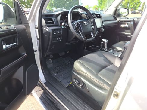 Used 2024 Toyota 4Runner TRD Off-Road Premium w/ Moonroof Package AWD/4WD image 10