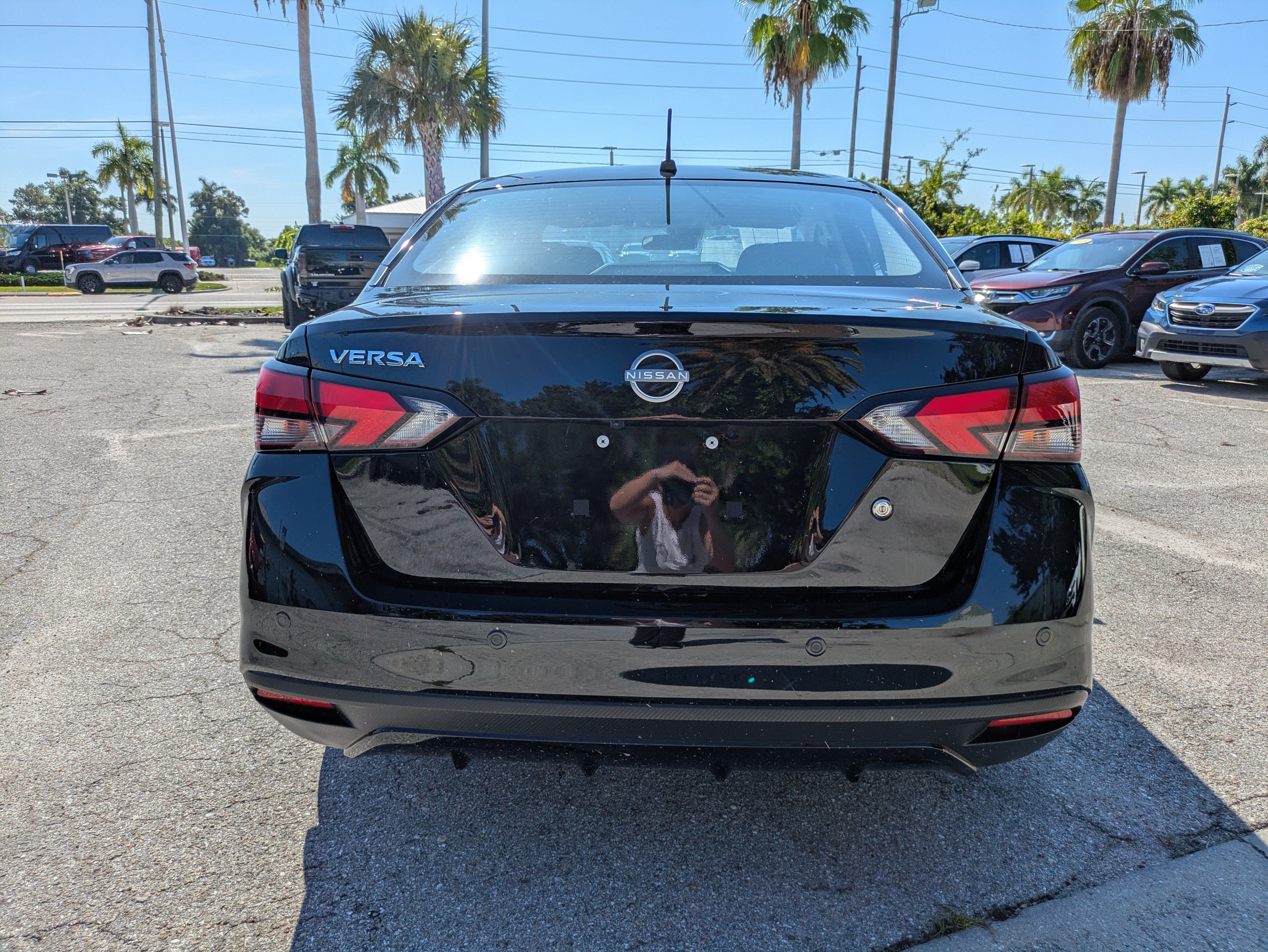 Used 2025 Nissan Versa S w/ Trunk Package FWD image 5