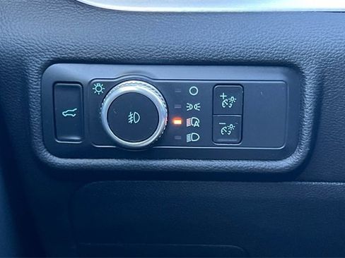 Used 2022 Ford Explorer XLT w/ Equipment Group 202A image 32