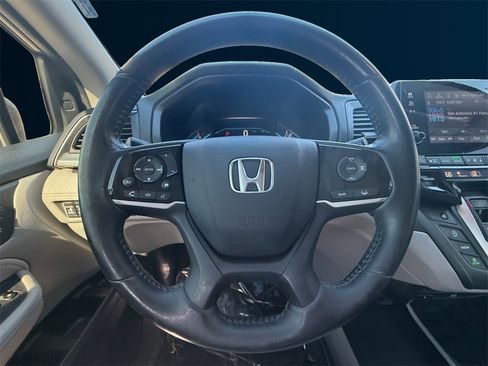 Used 2018 Honda Odyssey Touring image 13