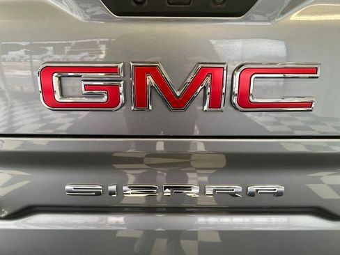 Used 2022 GMC Sierra 1500 AT4 w/ AT4 Premium Package image 18