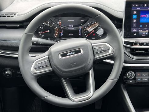 Used 2026 Jeep Compass Limited AWD/4WD image 14