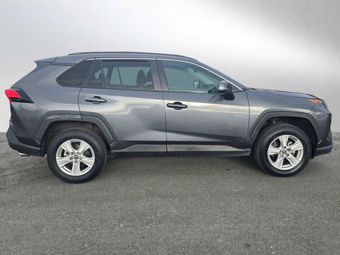 Used 2021 Toyota RAV4 LE image 2