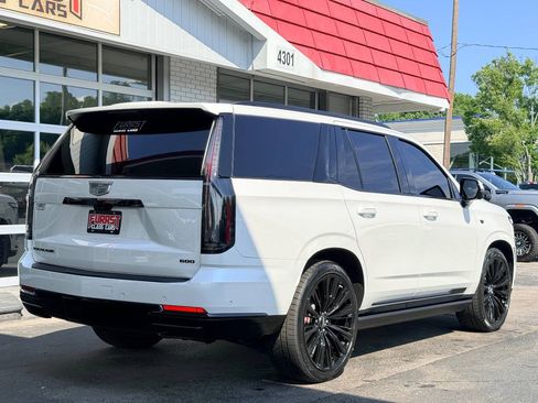 Used 2025 Cadillac Escalade Sport Platinum w/ LPO, ONYX Package AWD/4WD image 3