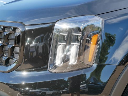 Certified 2025 Kia Telluride SX Prestige X-Line AWD/4WD image 16