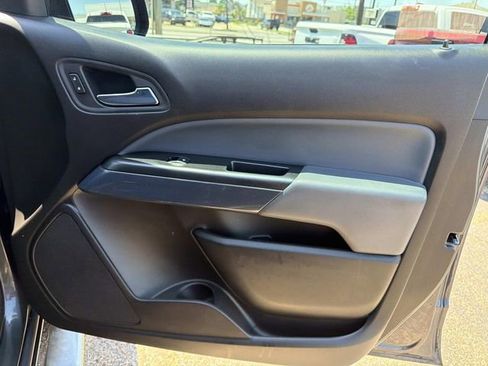 Used 2017 Chevrolet Colorado Z71 AWD/4WD image 17