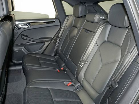 New 2026 Porsche Macan image 33