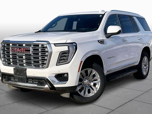 Certified 2025 GMC Yukon Denali image 3