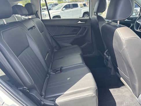 Used 2022 Volkswagen Tiguan SE AWD/4WD image 19