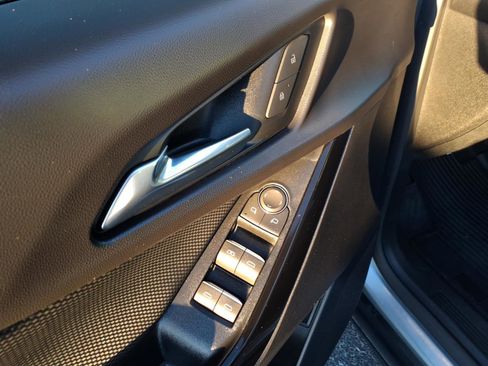 Used 2025 Chevrolet Equinox RS w/ Safety and Technology Package image 13