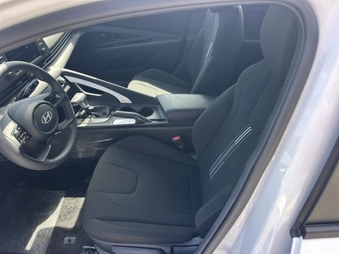 New 2026 Hyundai Elantra Sport FWD image 18