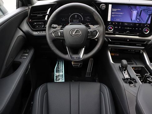 New 2026 Lexus TX 500h AWD image 18