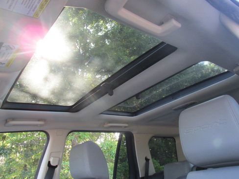 Used 2010 Land Rover LR2 HSE image 49