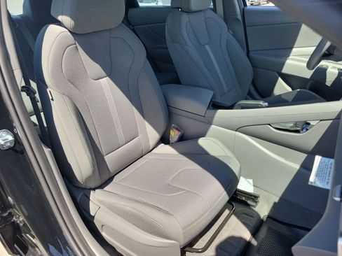 New 2026 Hyundai Elantra SE image 15