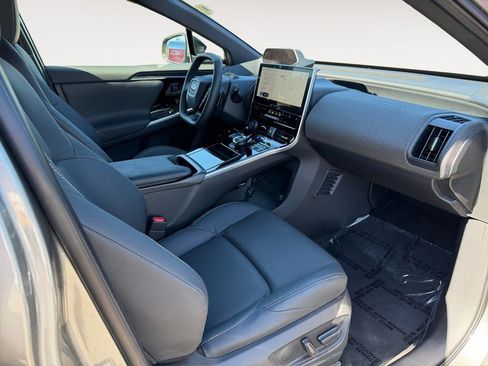 Used 2024 Subaru Solterra AWD/4WD image 26