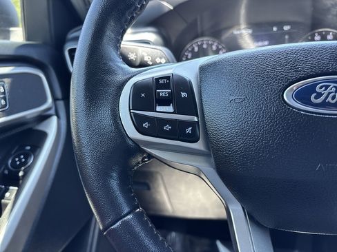 Used 2023 Ford Explorer XLT w/ Equipment Group 202A RWD image 28