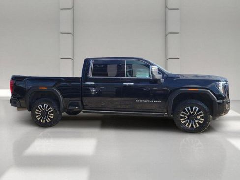 Used 2024 GMC Sierra 2500 Denali Ultimate w/ Max Trailering Package AWD/4WD image 4