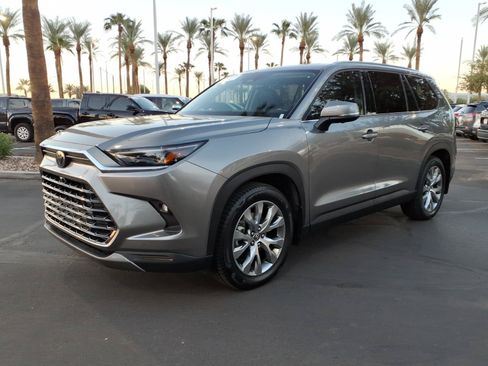 Certified 2025 Toyota Grand Highlander AWD image 8