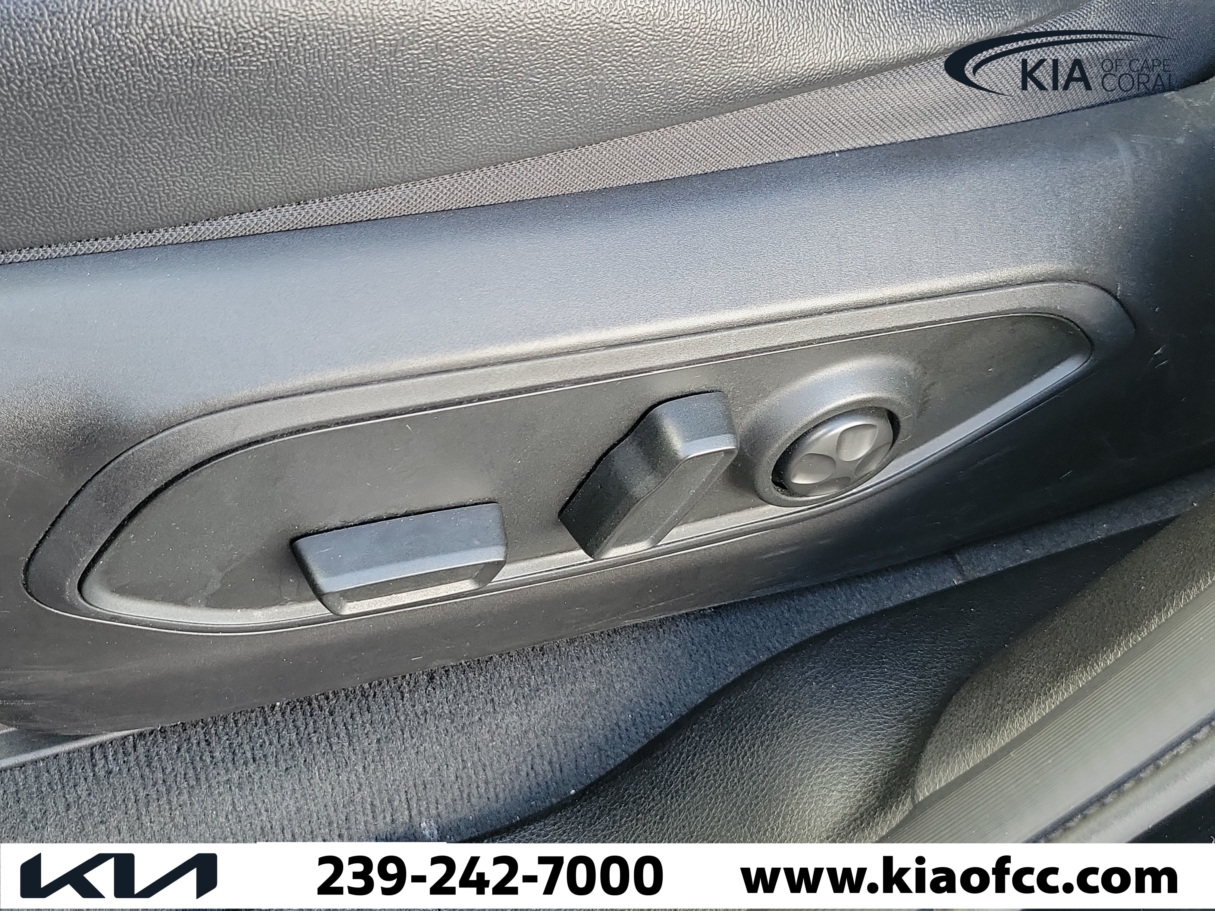 Used 2024 Jeep Grand Cherokee Limited w/ Luxury Tech Group II AWD/4WD image 23