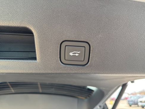 Used 2025 Chevrolet Traverse Z71 w/ LPO, Floor Liner Package image 16