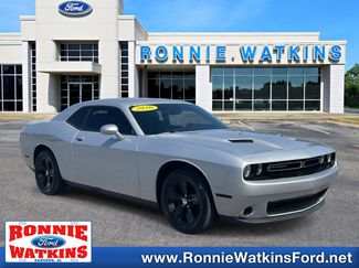 Used 2020 Dodge Challenger SXT RWD video 1