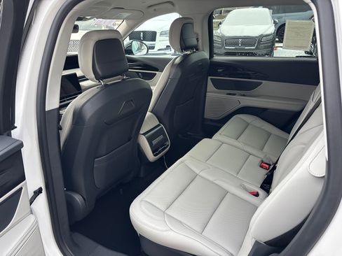 New 2026 Lincoln Nautilus Premier image 28