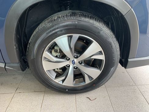 Certified 2025 Subaru Ascent Premium image 28