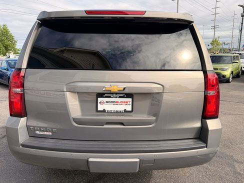 Used 2017 Chevrolet Tahoe LT w/ Luxury Package AWD/4WD image 4